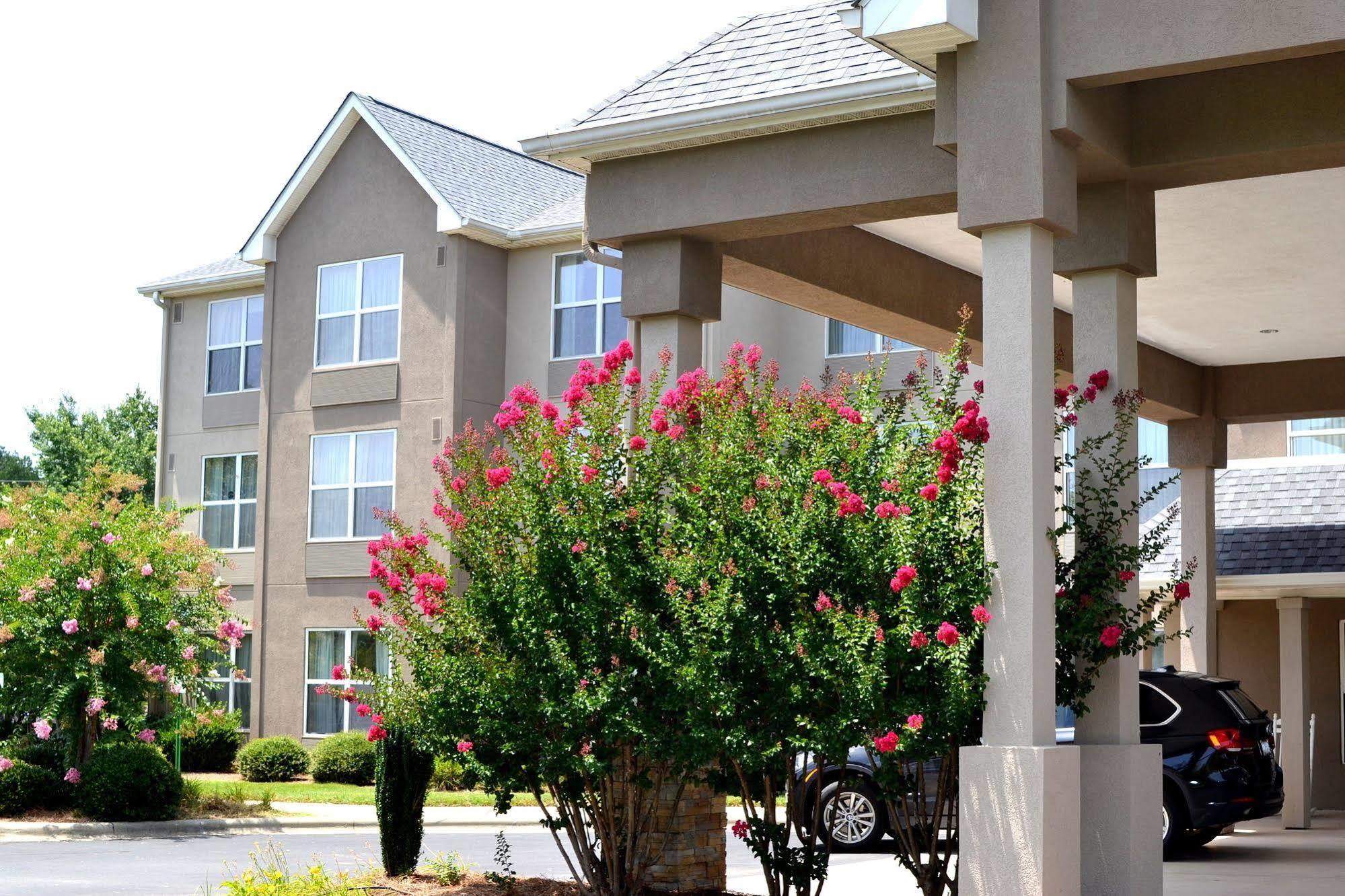 Wingate By Wyndham Matthews, Nc Hotel Exterior foto